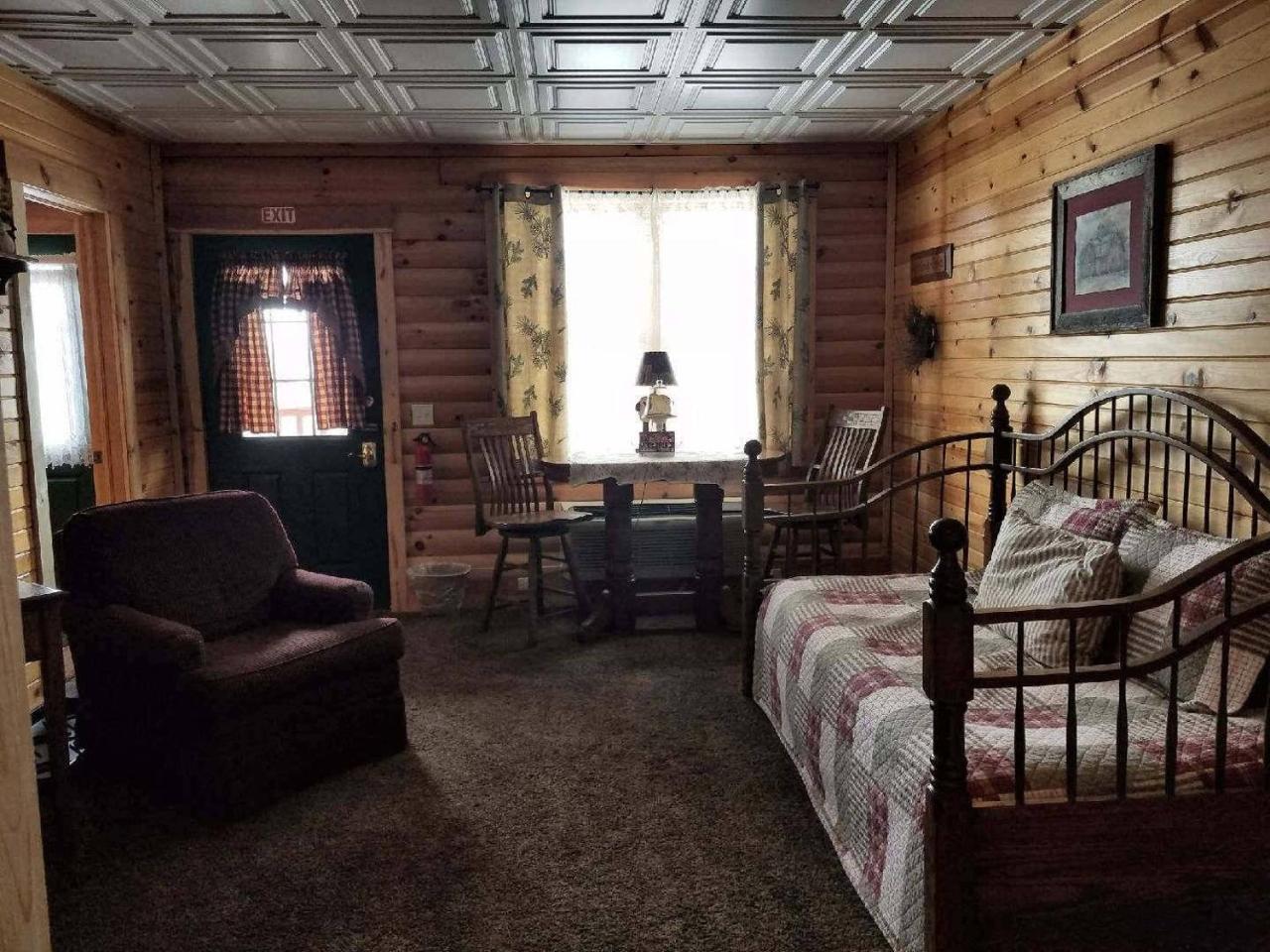 Amish Blessings Cabins ミラーズバーグ エクステリア 写真